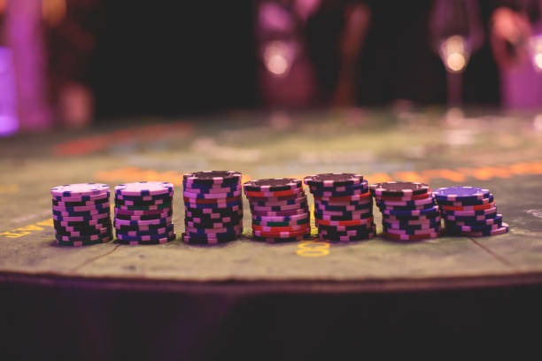 BandarQ live dealer table interface on mobile phone screen