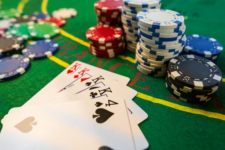 Live dealer rolling dice in sis4d slot Dice Game